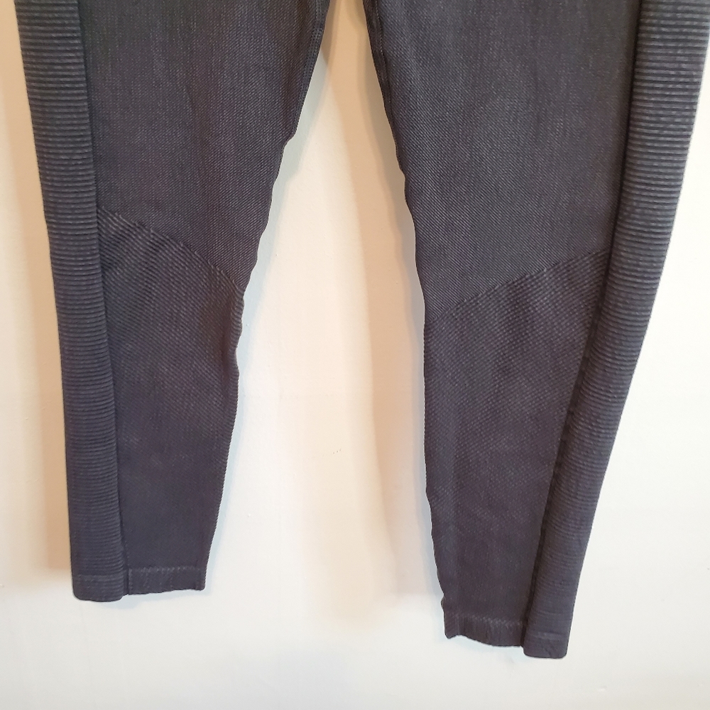 AERIE Large Offline Black Seamless High Rise Ribbed Athletic Leggings sz L - Picture 7 of 9